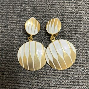 VTG 80s 90s Signed SER Round Gold Tone Enamel Clip On Statement Earrings